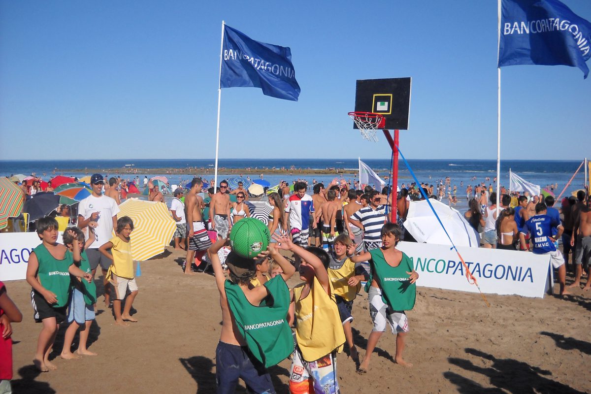 JUGAR Y MOVERSE ES SALUDABLE