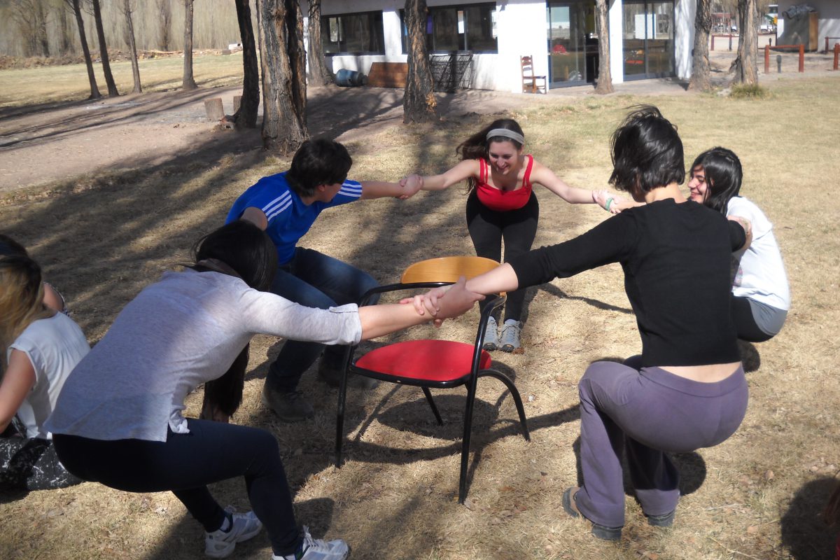 “LA CONVIVENCIA ESCOLAR Y LA CONSTRUCCIÓN DE LA GRUPALIDAD”